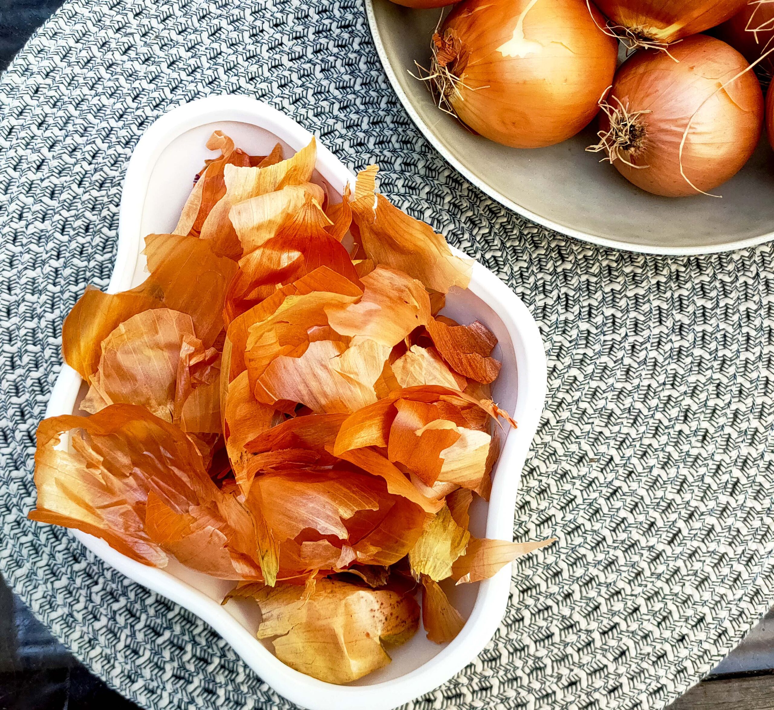 dyeing with brown onions